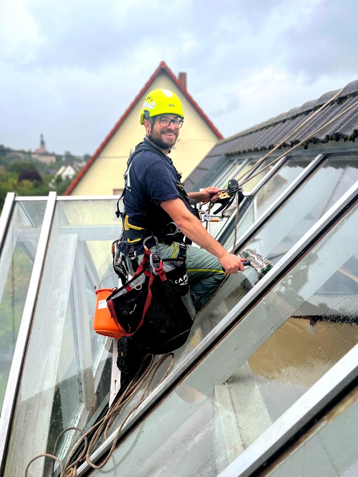 Window & Glass Cleaning
